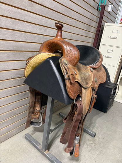Used. 15"  Reinsman Xtreme Barrel Saddle