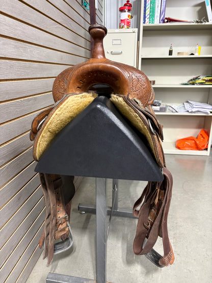 Used. 15"  Reinsman Xtreme Barrel Saddle