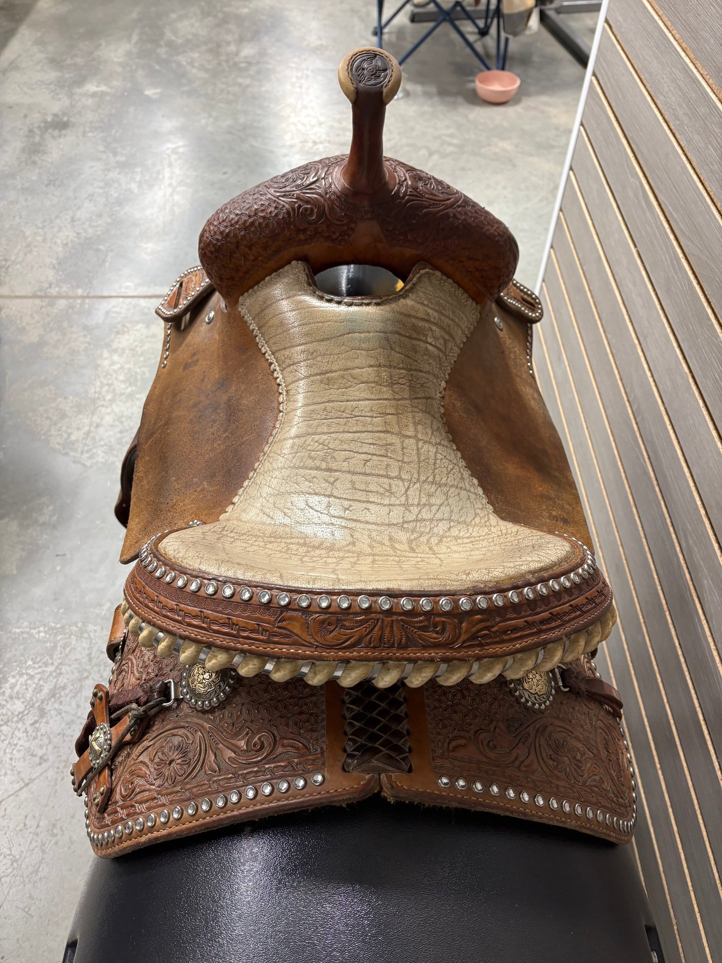 Used. 15" Teskey Barrel Saddle
