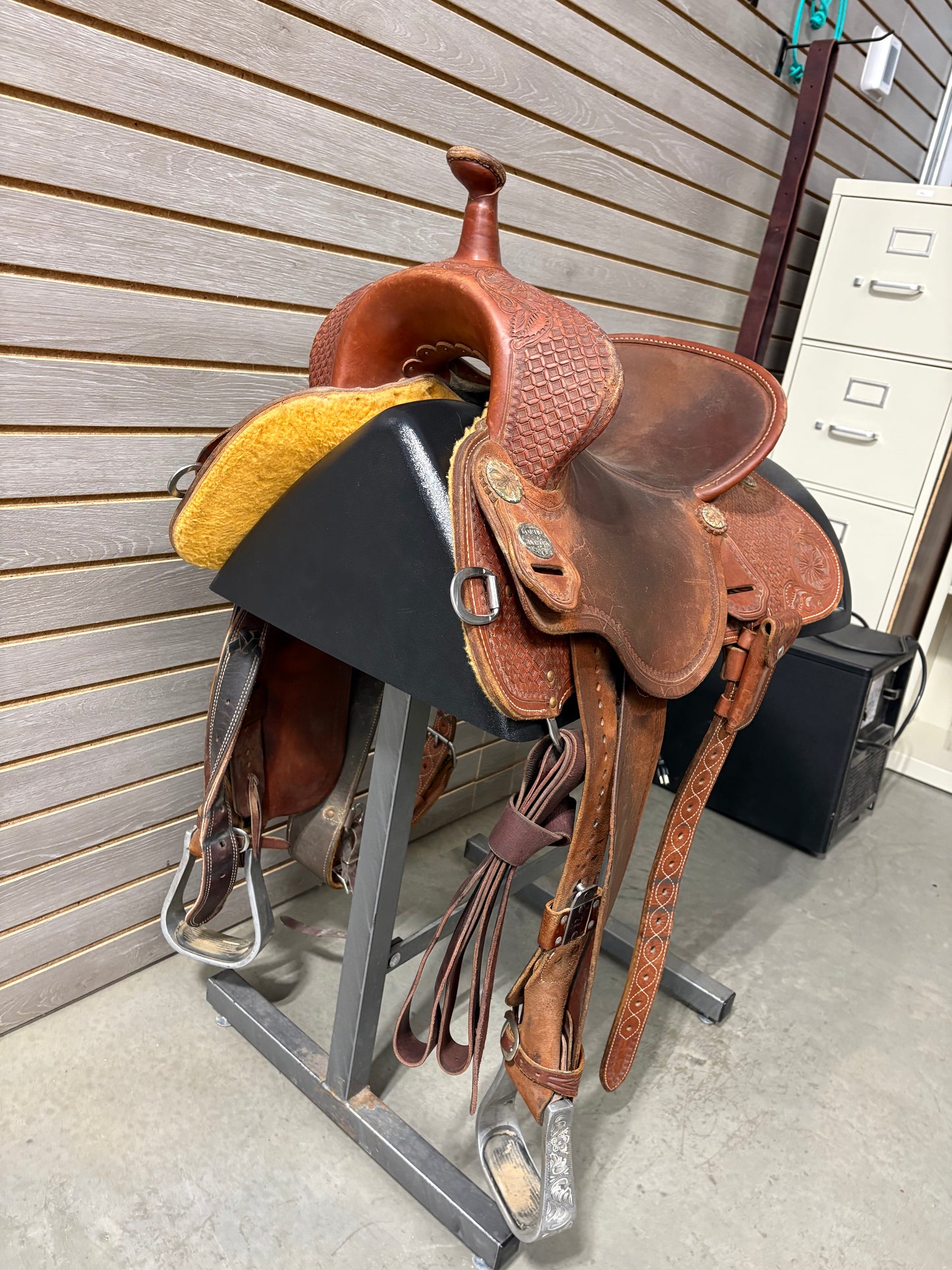 Used. Martin Stingray 14.5" Barrel Saddle #02859