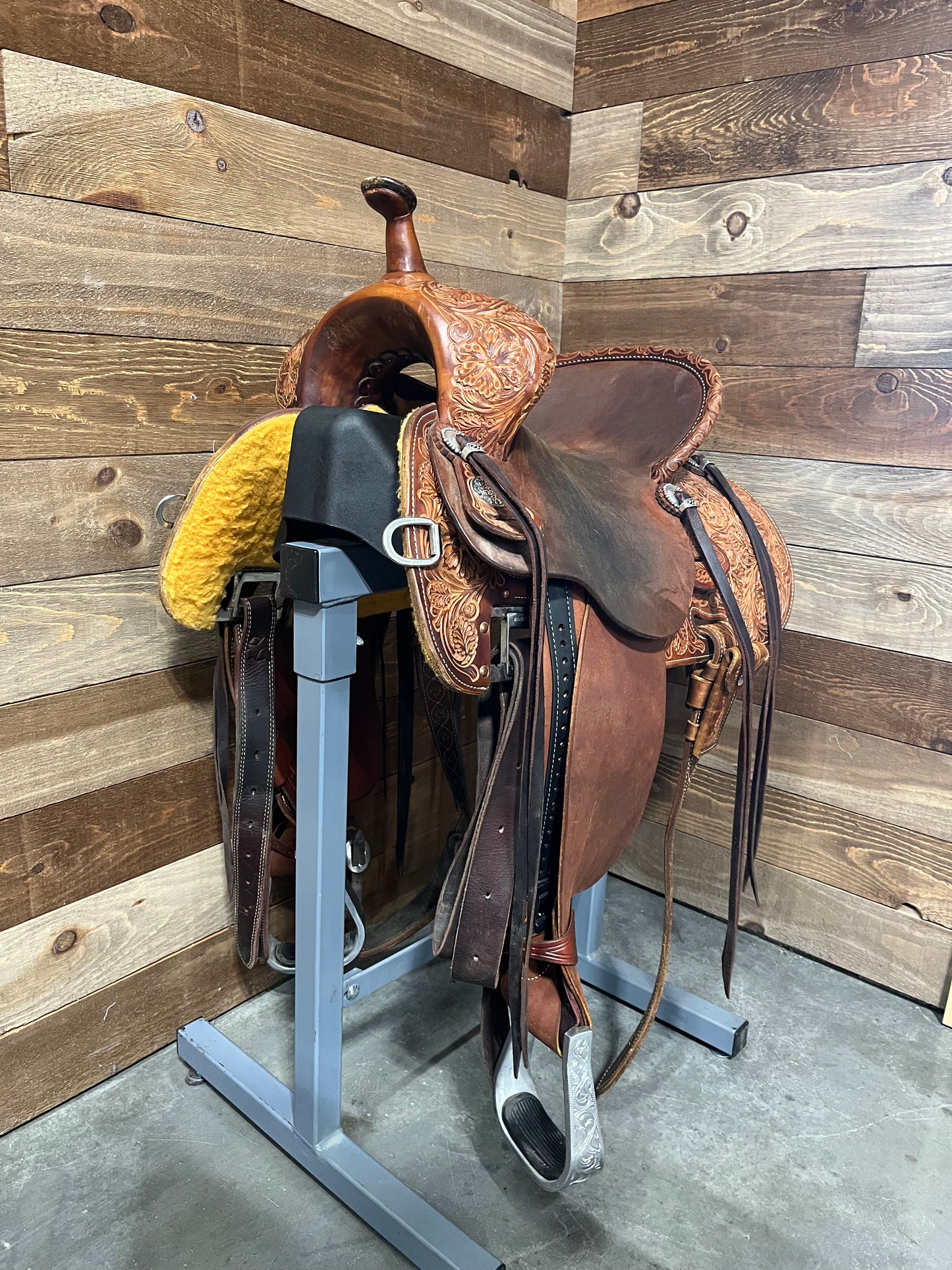 Used. Martin Stingray 14" Barrel Saddle #11196