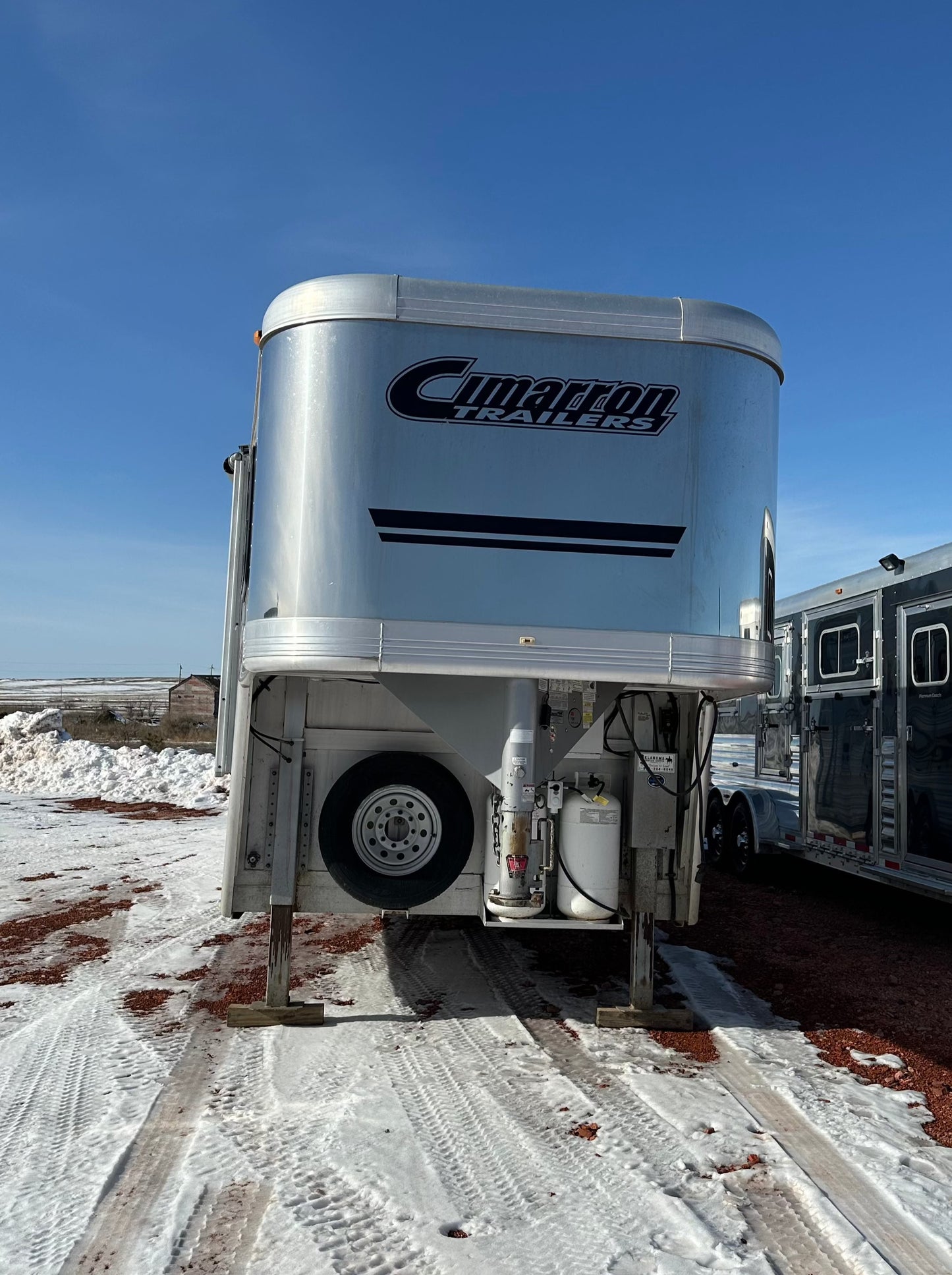 2009 Cimarron 4 Horse Living Quarters Trailer with a 15' Shortwall