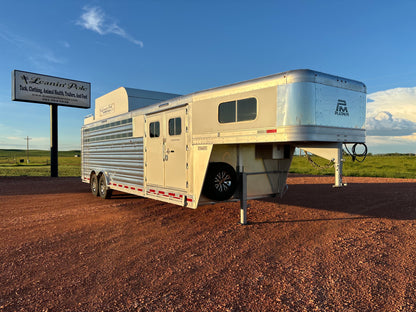 2024 Platinum 5 Horse Trainer/Split Tack Trailer