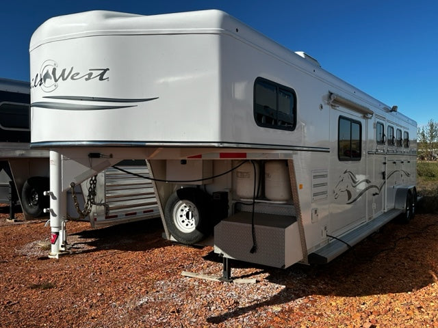 2013 4H Trails West Living Quarters Trailer w/ Slide-Out