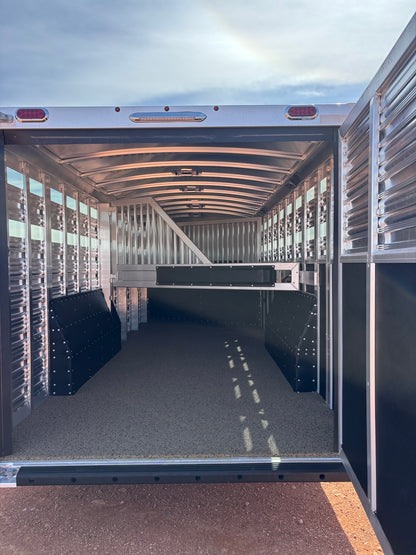 2026 Platinum 26' 5/6 Horse Trailer