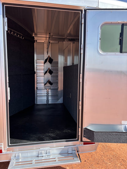 2026 Platinum 26' 5/6 Horse Trailer