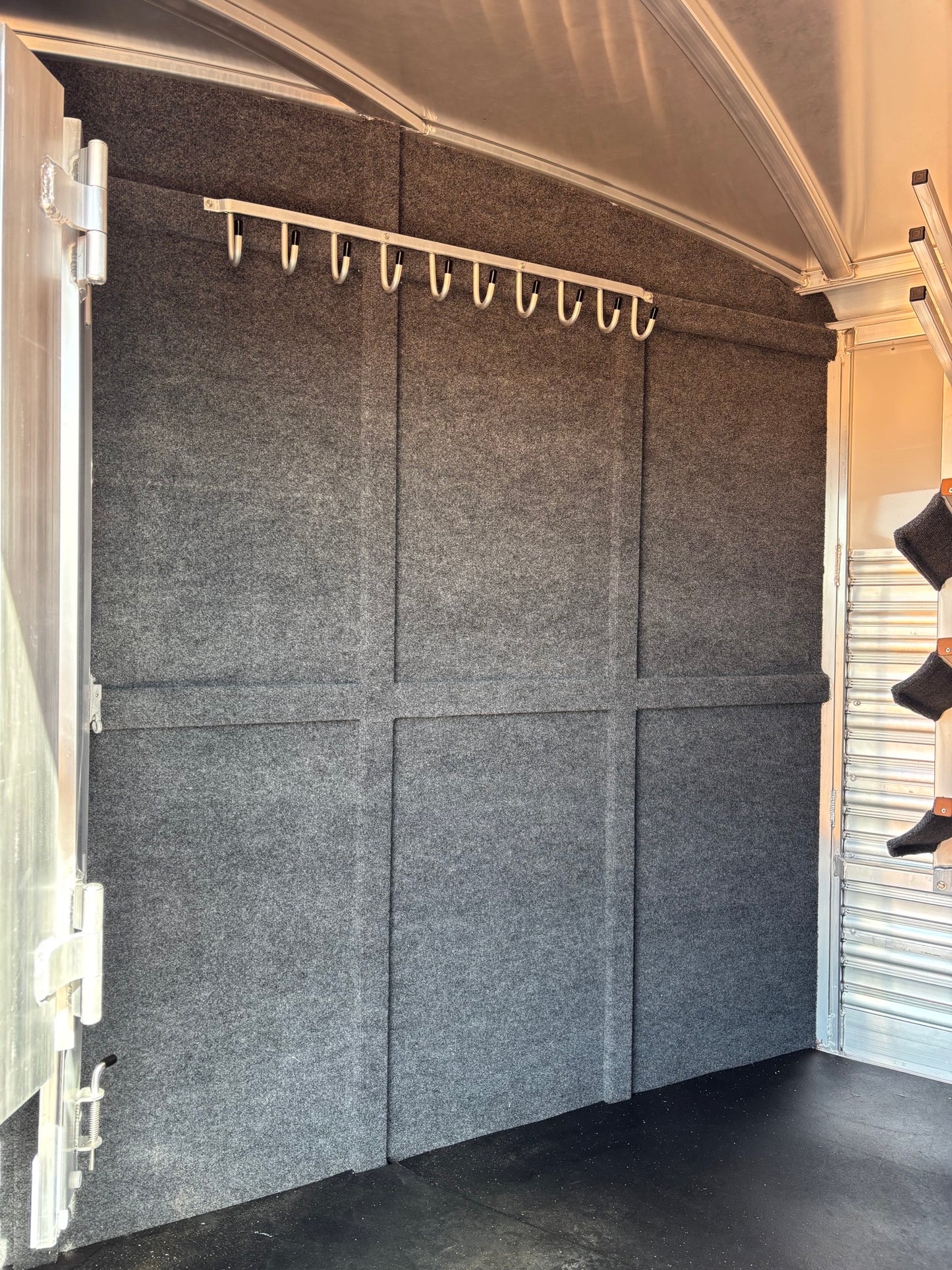 2026 Platinum 26' 5/6 Horse Trailer