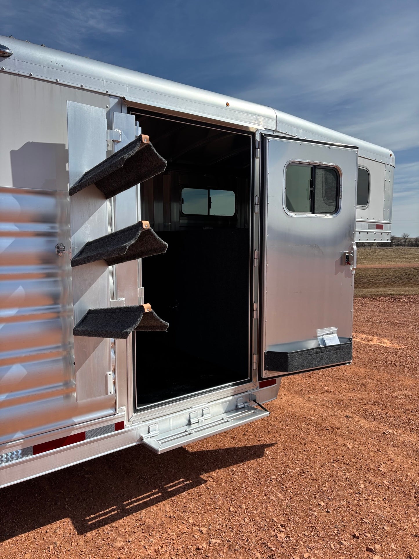 2026 Platinum 26' 5/6 Horse Trailer
