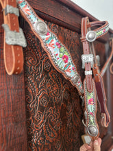 Load image into Gallery viewer, Desert Rose &quot;Wild Child&quot; Tack Set
