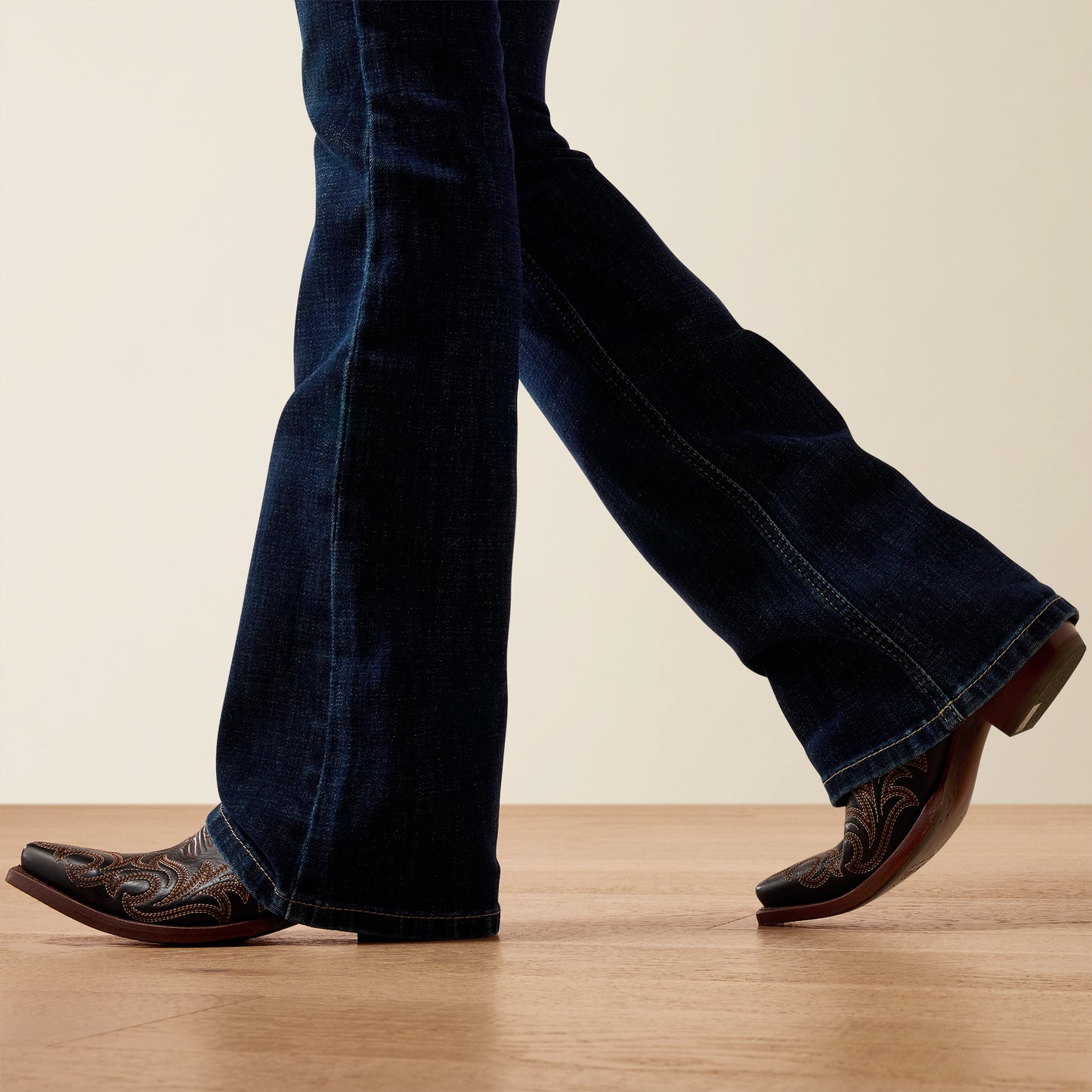 Ariat Women's Perfect Rise Salinas Celia Bootcut Jean