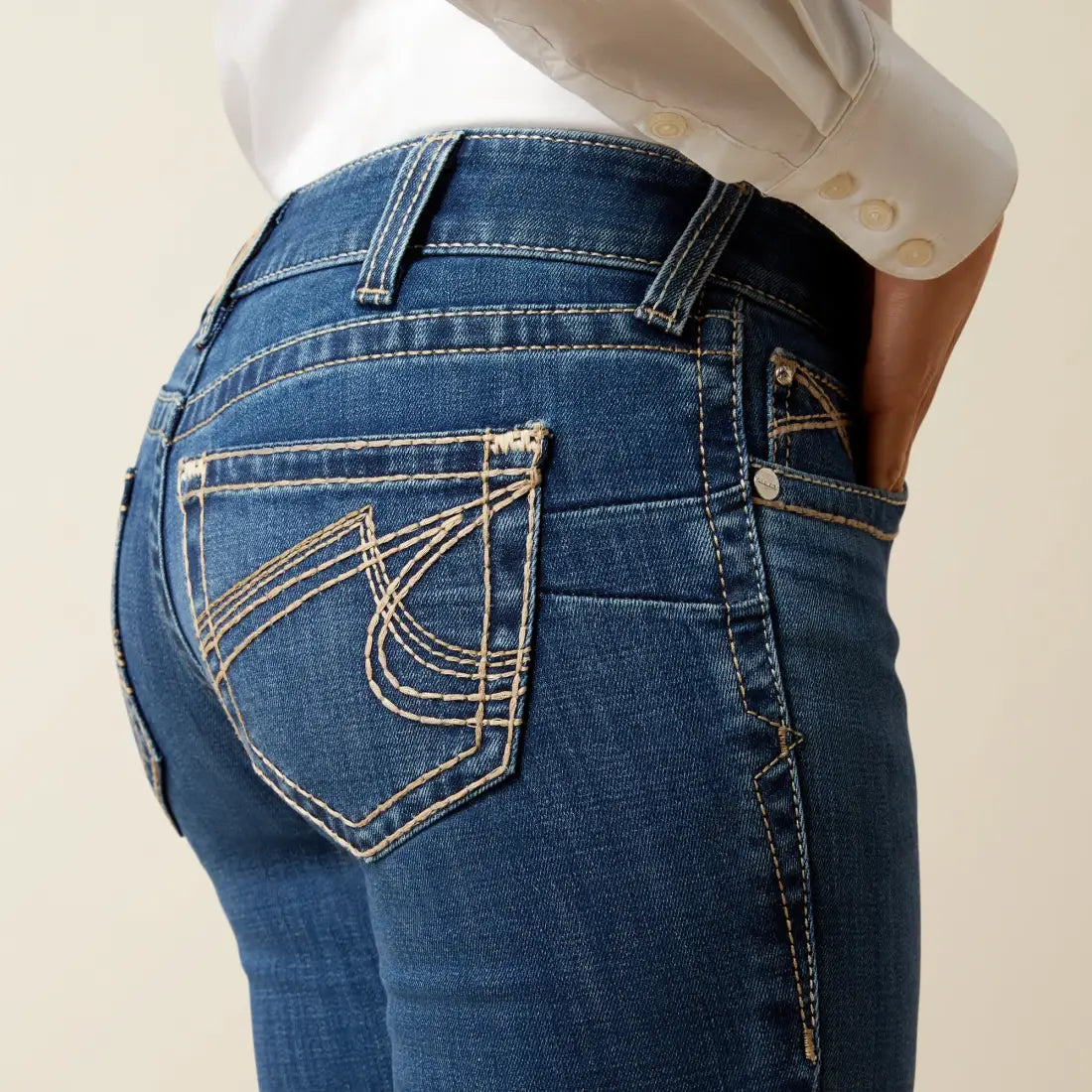 Ariat Women’s Mid Rise Milos Joanna Bootcut Jean 24R Women’s Bottoms