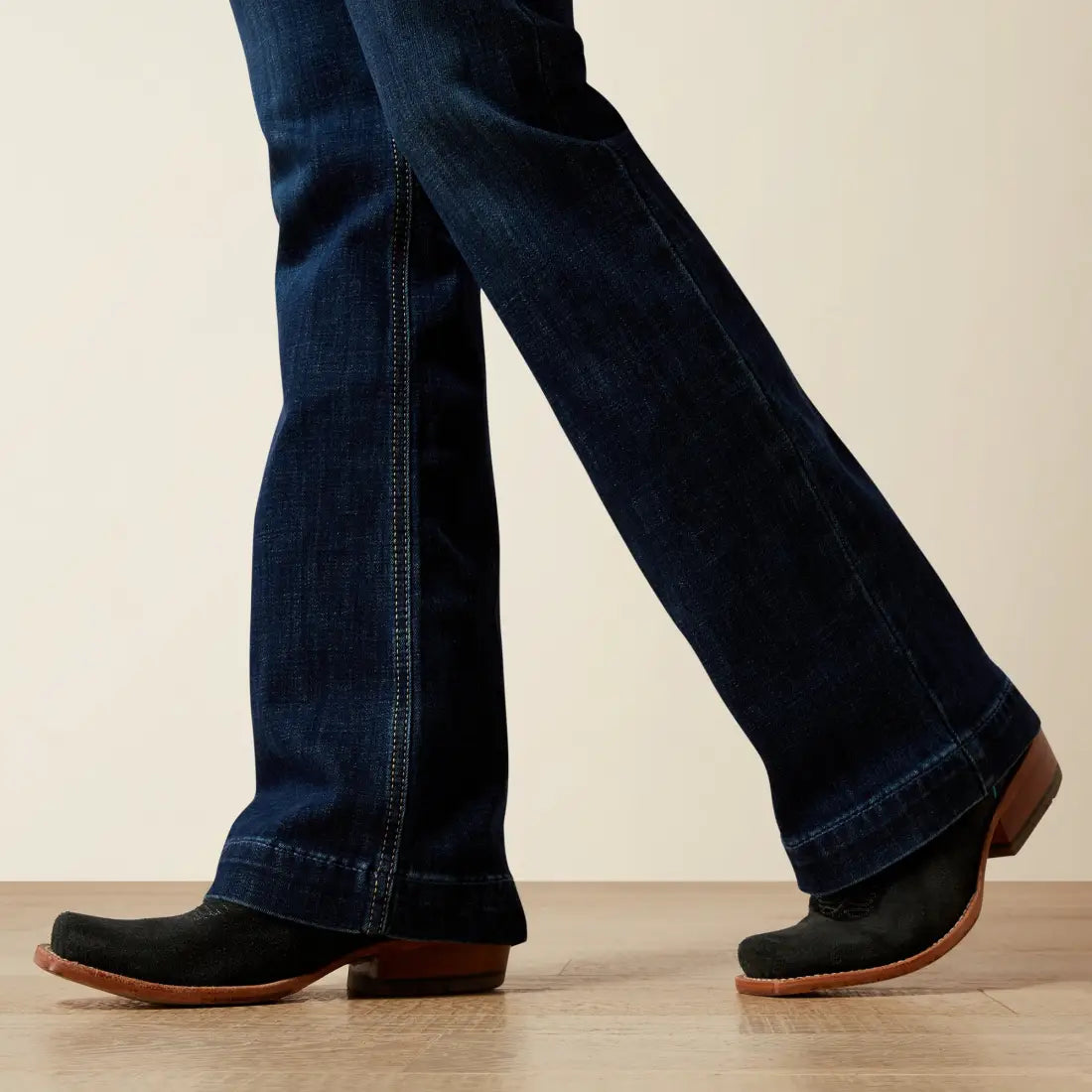 Ariat Women’s Mid Rise Salinas Cindy Trouser Jean Women’s Bottoms