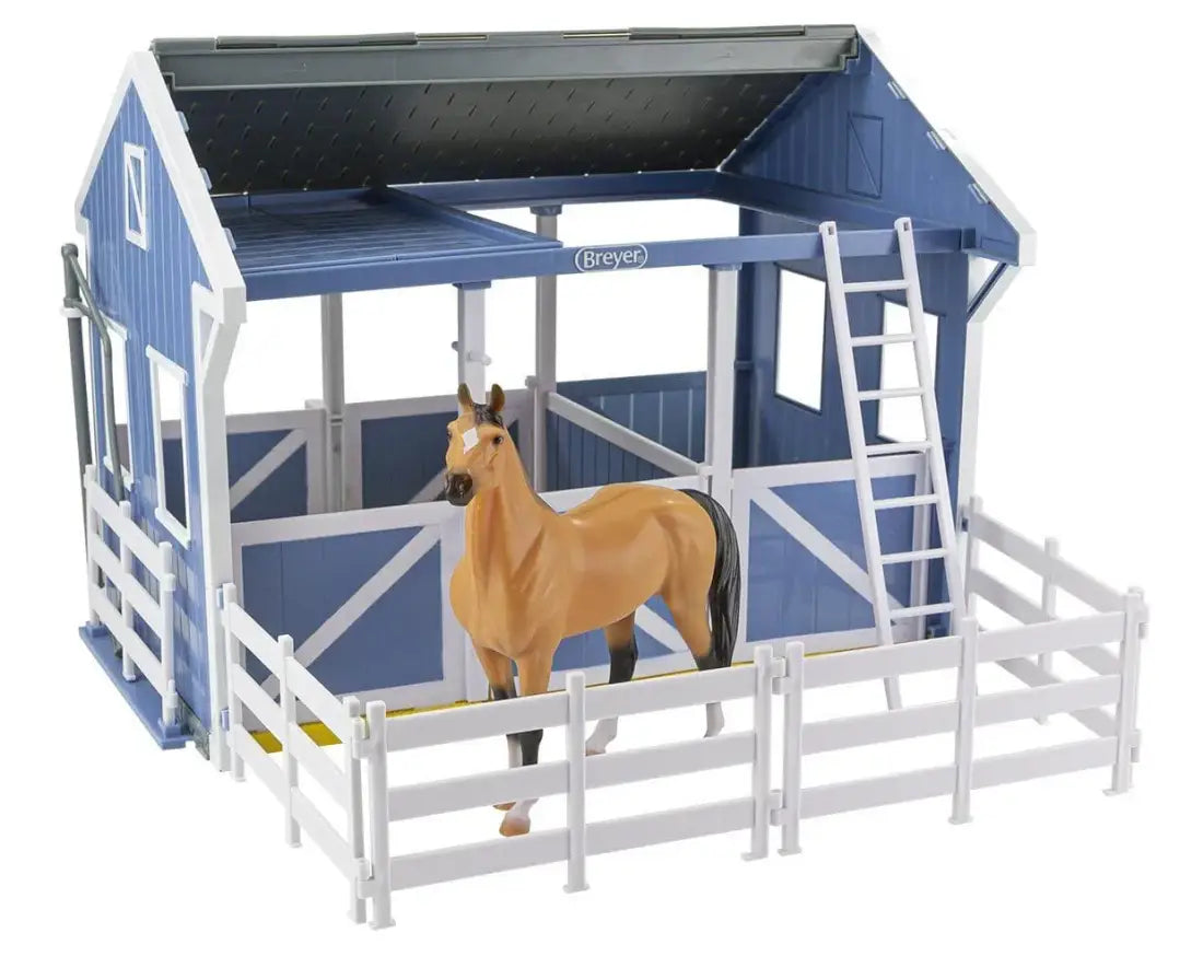 Breyer Deluxe Country Stable with Horse & Wash Stall Breyer Toys