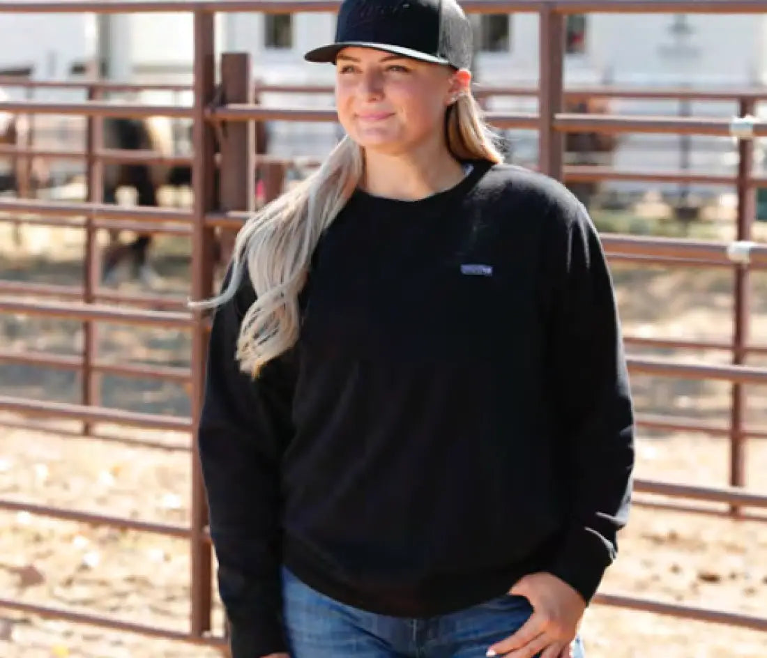 Cinch Women’s Black Logo Crew Neck Pullover Women’s Pullover