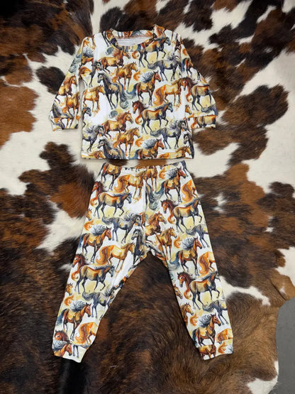 Cowgirl Hardware Girl’s Toned Natural Wild Horses PlaySet XSmall Girl’s T-Shirt