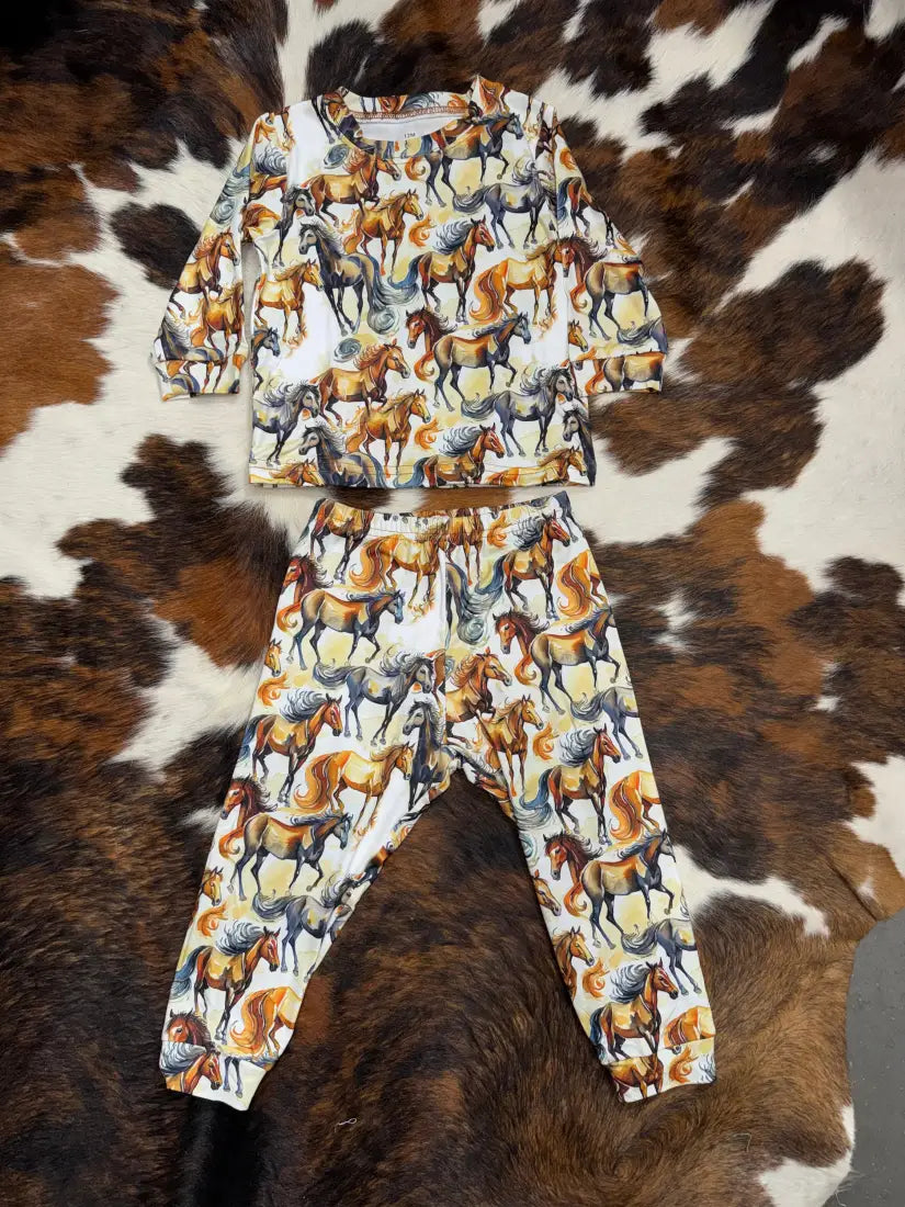 Cowgirl Hardware Toddler Toned Natural Wild Horse PlaySet 2T Girl’s Toddler Top