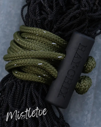 Hay Chix Half Bale Net Mistletoe / 1 3/4’’ Original Hay Bags