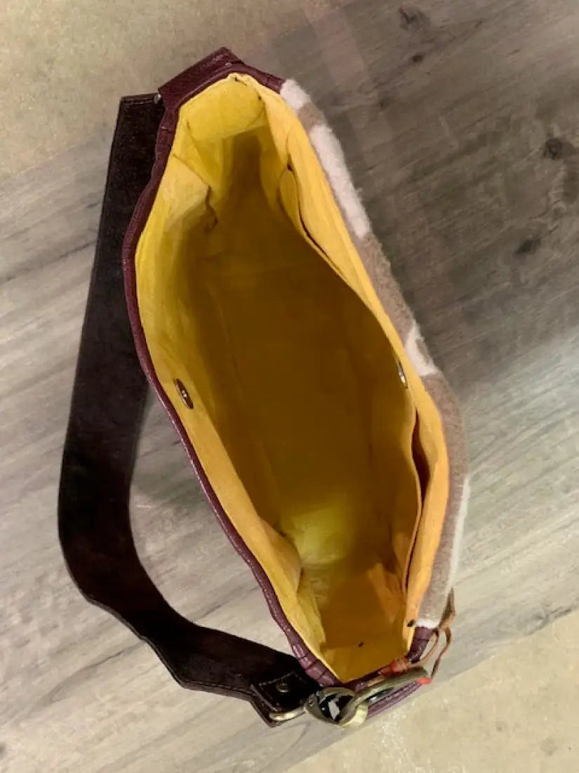 Hollipop Designs Pendleton Purse with Painted Feather Strap Purse