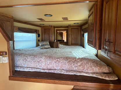 2007 Bloomer 5 Horse Living Quarters Trailer