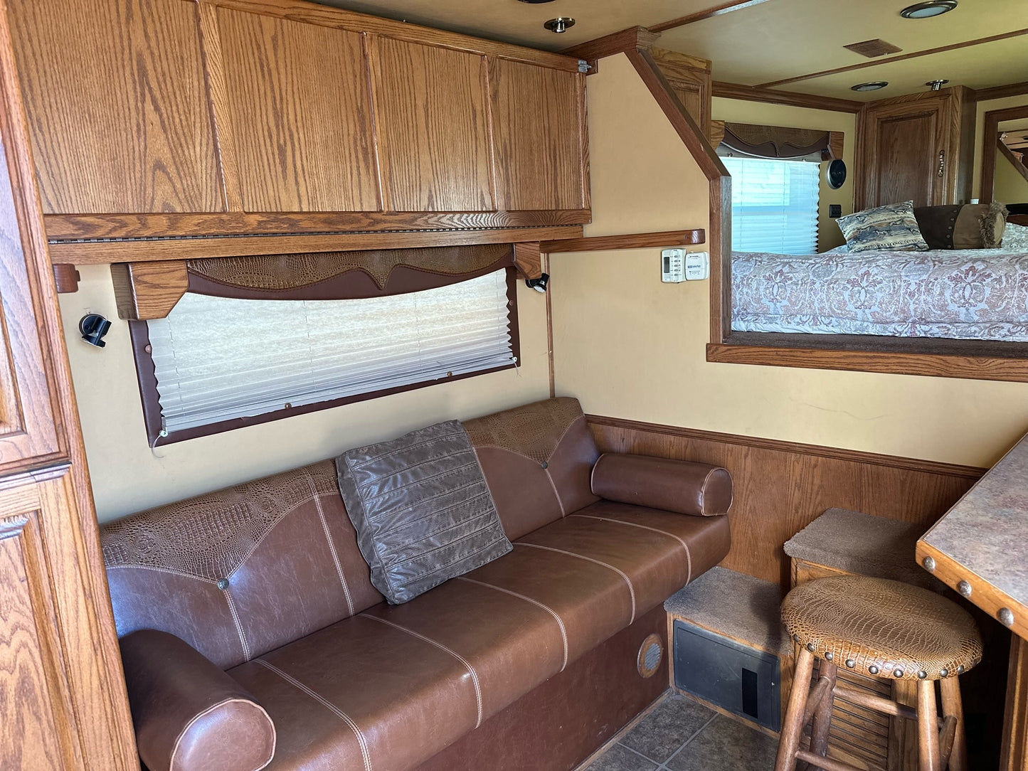 2007 Bloomer 5 Horse Living Quarters Trailer