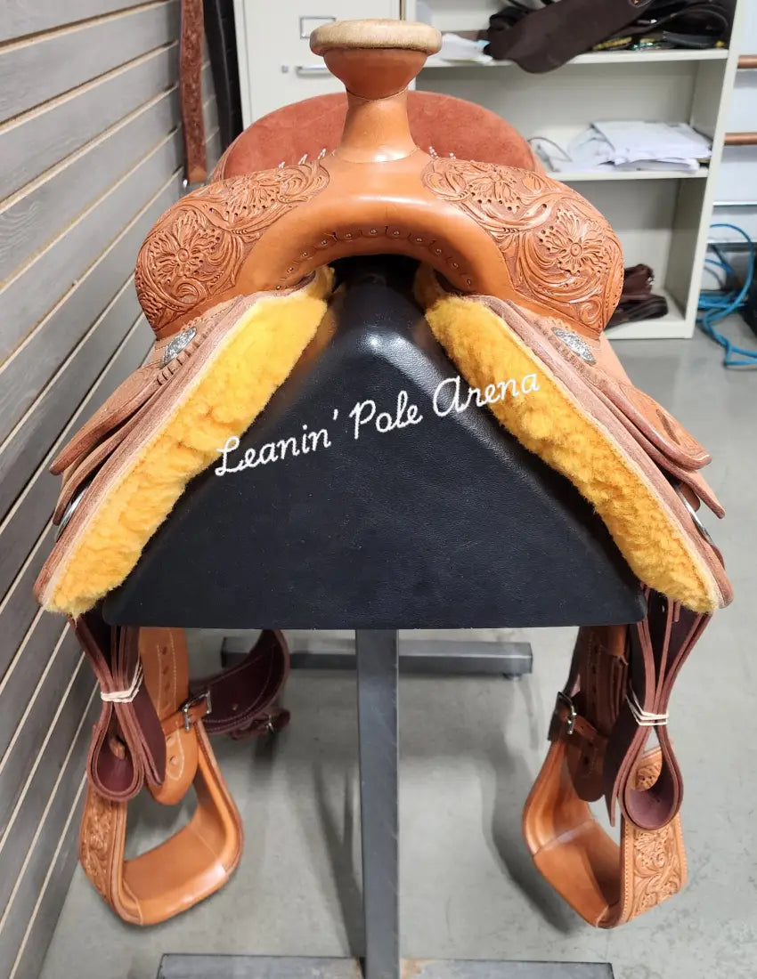 Leanin Pole 15’’ Team Roper Saddle 15’’ Rope Saddle