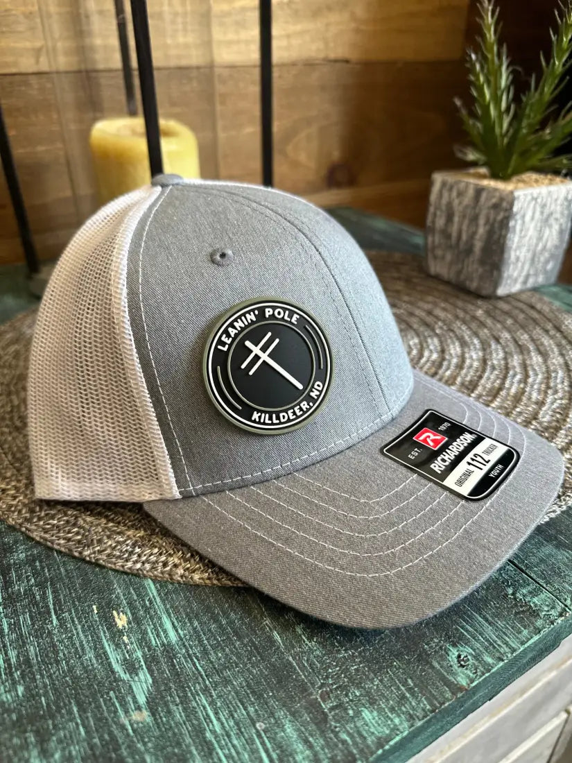 Leanin’ Pole Rubber Logo Cap Charcoal/White Hats