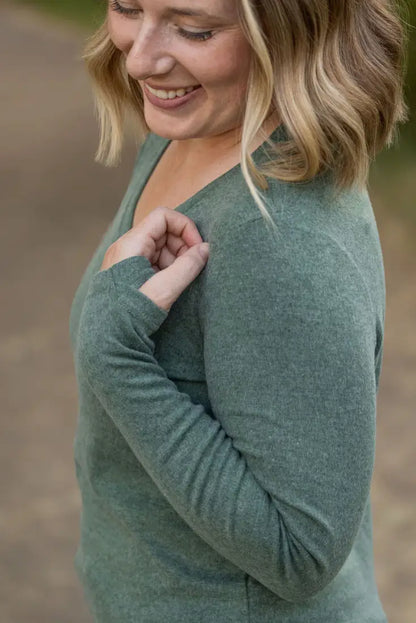 Michelle Mae Women’s Light Green Leah Long Sleeve T-Shirt Women’s T-Shirt