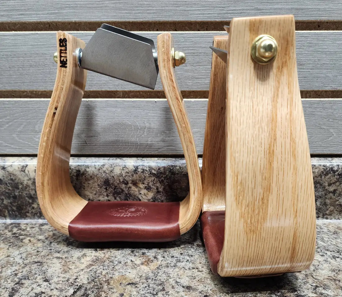Nettles Stirrups ’Deep Roper’ - Regular 3’’ 3’’ / Varnish / Leveler Stirrups