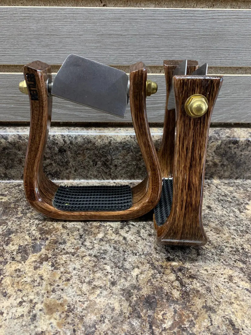 Nettles Stirrups ’The Barrel Racer’ - Regular 2’’ 2’’ / Cherry / Leveler Stirrups
