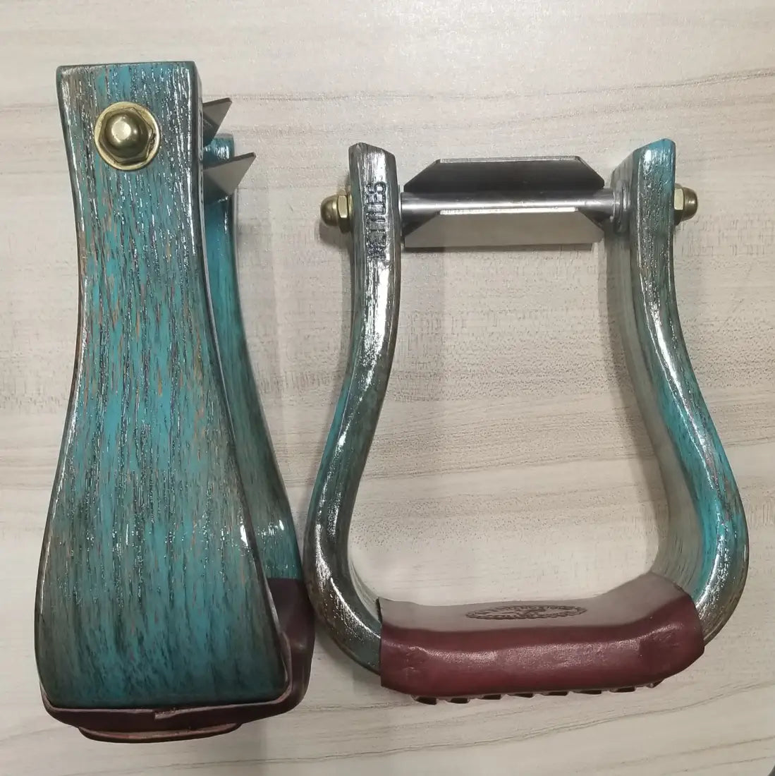Nettles Stirrups ’The Flatbottom’ - Regular 3’’ 3’’ / Distressed Turquoise / Leveler Stirrups