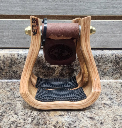 Nettles Stirrups ’Youth’ - Regular 2’’ Youth / Barrel Racer (Rubber Tred) / Varnish Stirrups