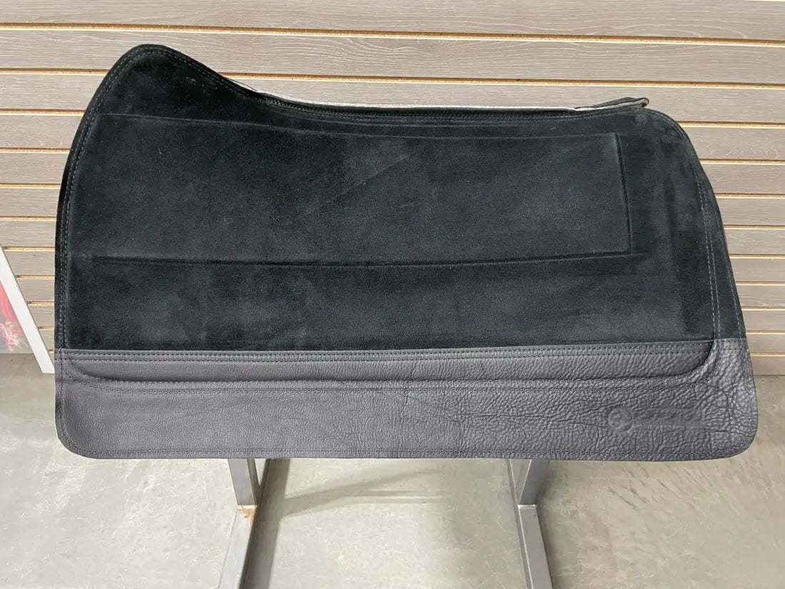 SaddleRight Legacy Saddle Pad 29’’ x 32’’ - Black Suede & Black Grizzly 29’’ X 32’’ / 3/4’’ Saddle Pad