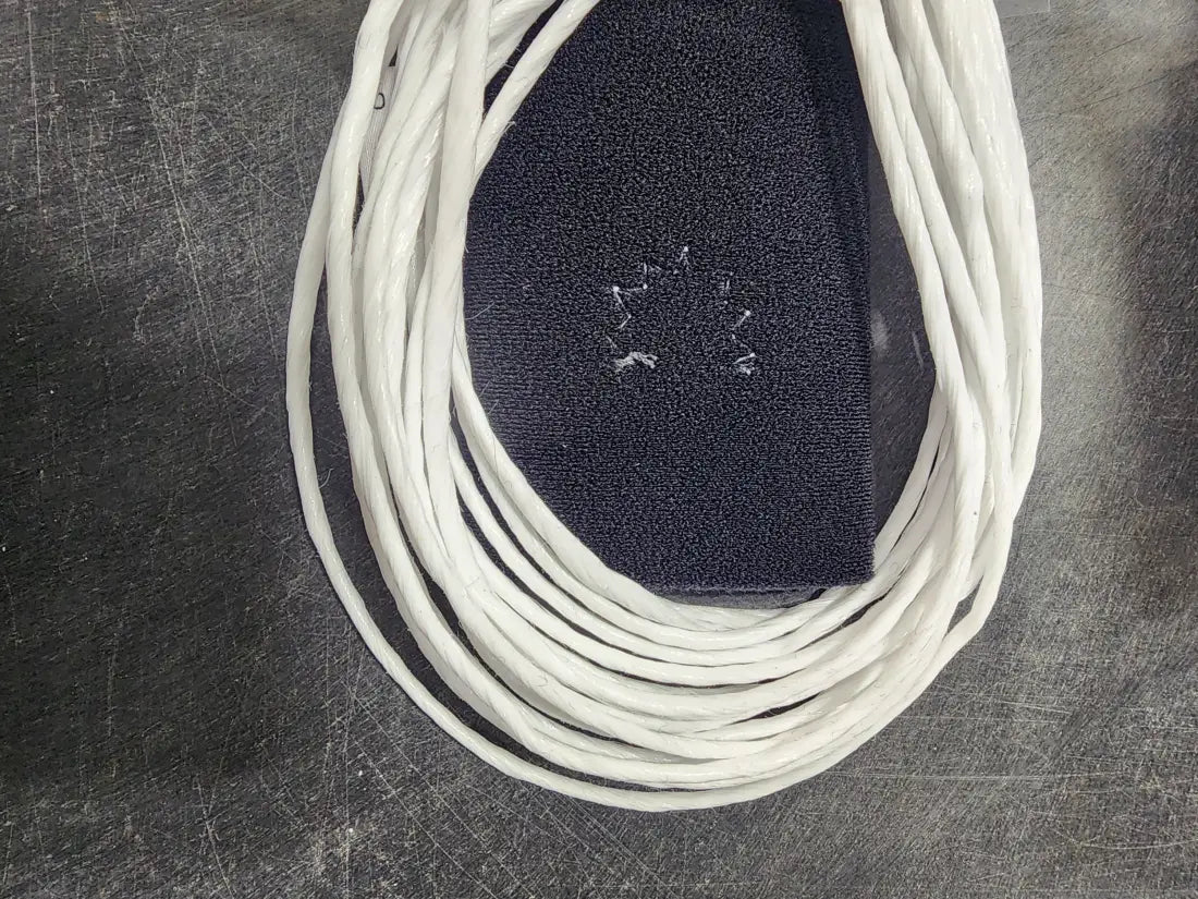 Tail Boot Medium / White Tail Bag