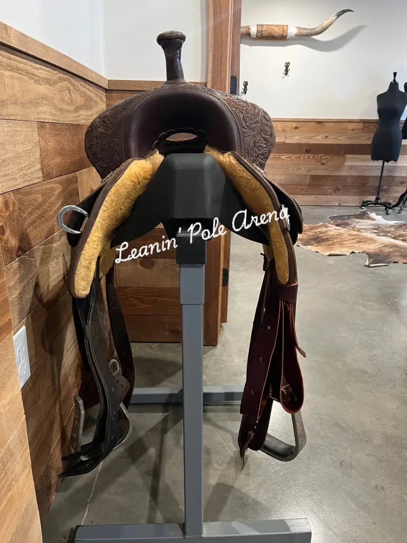 Used. Martin Stingray 13.5’’ Barrel Saddle #00471 13.5 / 7’’ Used Saddle