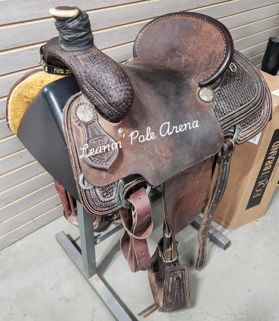 Used. Oxbow 15’’ Team Roper Saddle Used Saddle