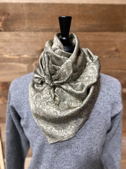 Wild Rags by Lois - Jacquard Straw / 36x36 Wild Rags & Scarves