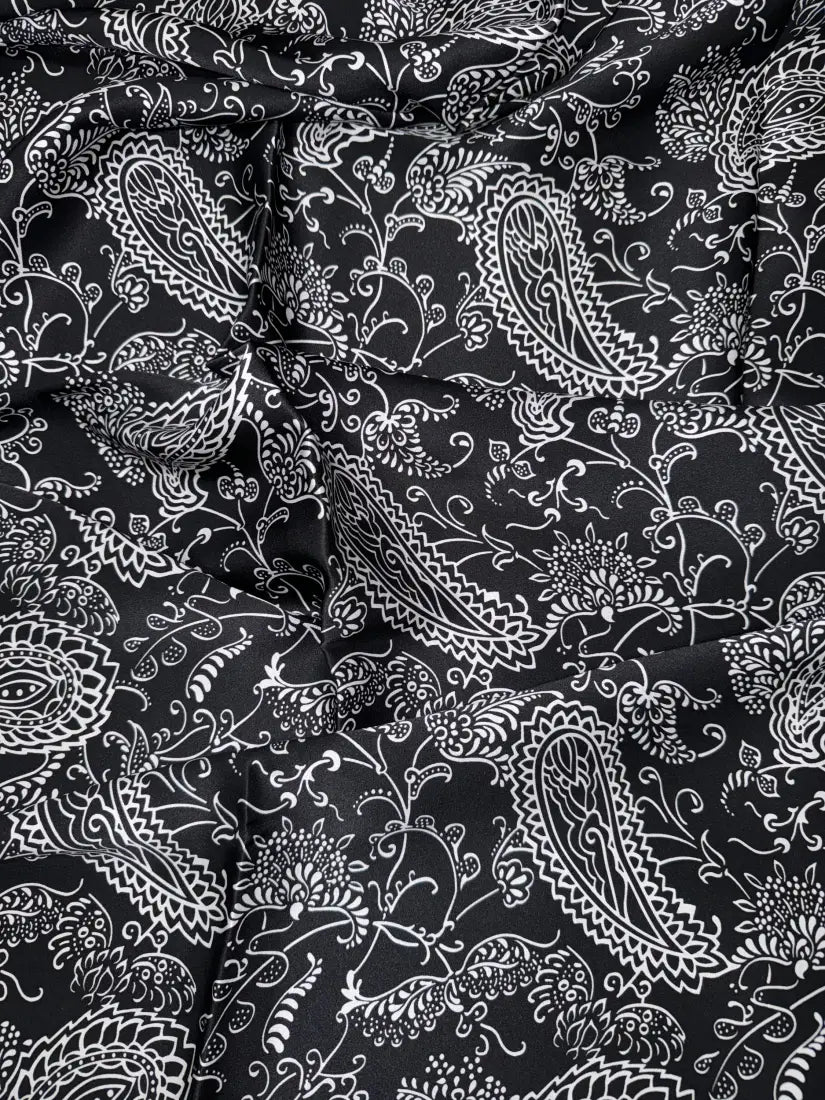 Wild Rags by Lois - Paisley Vine White/Black / 36x36 Wild Rags & Scarves