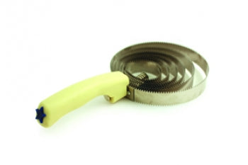 CST Reversible 6 Ring Spiral Curry Comb