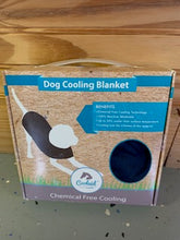 Load image into Gallery viewer, Weaver Coolaid (Synergy) Dog Cooling Blanket
